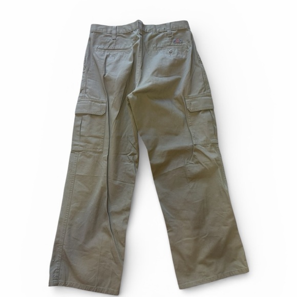 Dickies men's cargo pants in a beige,khaki, 34x30, New - Picture 6 of 10
